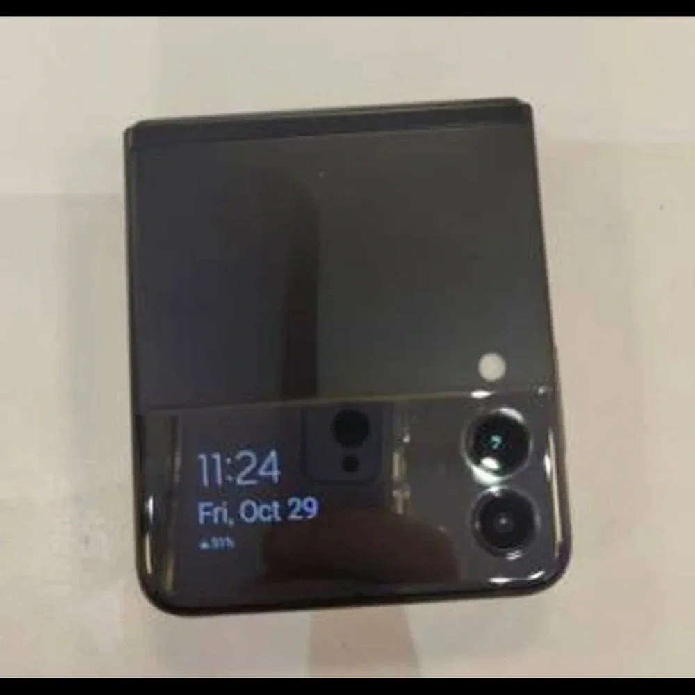 Carrier/device unlocked Samsung GALAXY Z FLIP3 5G 128gig black